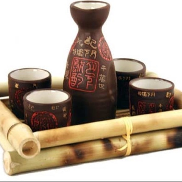 Japanese Ceramic Sake Set - Picture 1 of 7